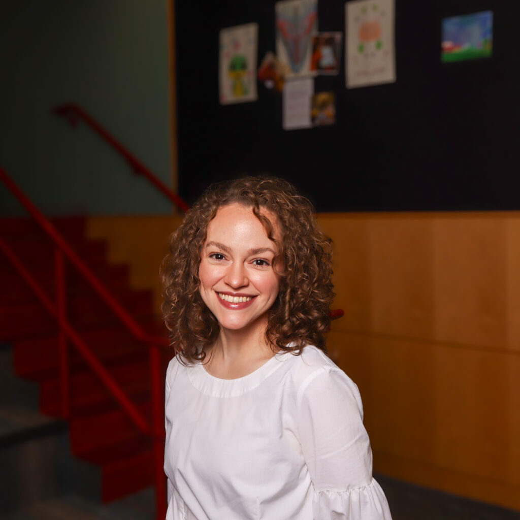 Yuliana Santos Pagan, R-DMT